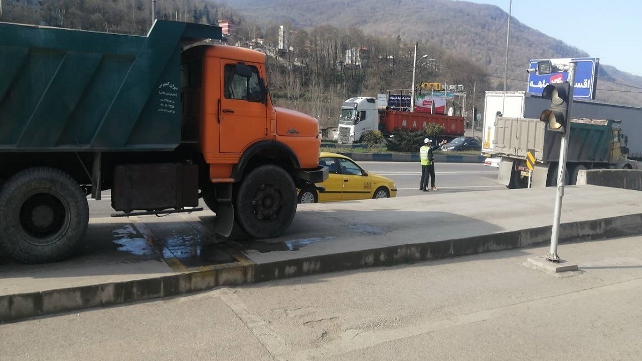 شناسایی بیش از ۱۱ هزار تخلف اضافه تناژ در جاده های مازندران