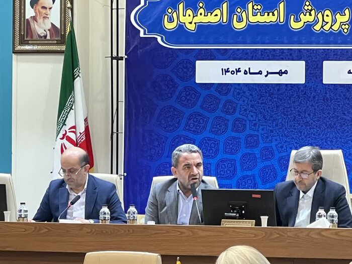 آموزشگاههای غیرمجاز حضوری و مجازی منحل شود