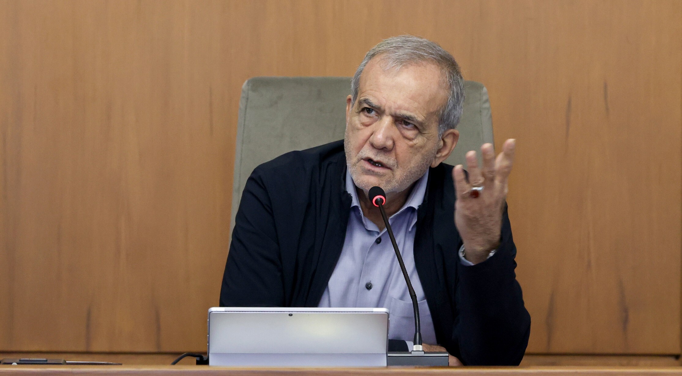 نباید هیچ تعللی در ترخیص پنل‌های خورشیدی صورت گیرد