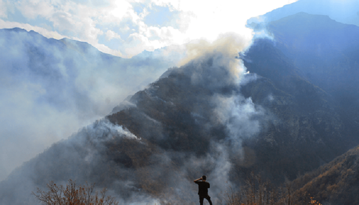 یک هکتار از جنگل‌های الیت همچنان گرفتار آتش