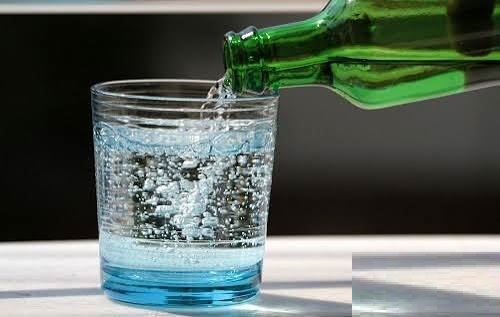 آیا آب گازدار برای دندانها مضر است؟